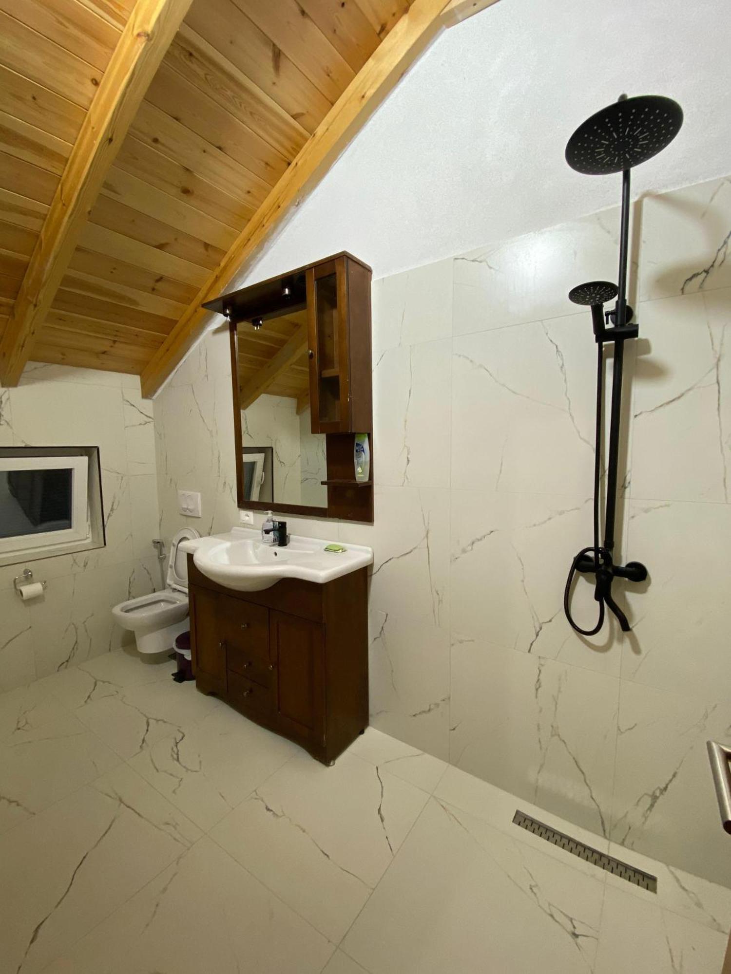 Guest House Korabi Ceren Exterior photo